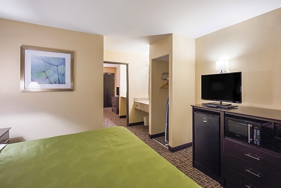 Quality Inn & Suites Caseyville - St. Louis