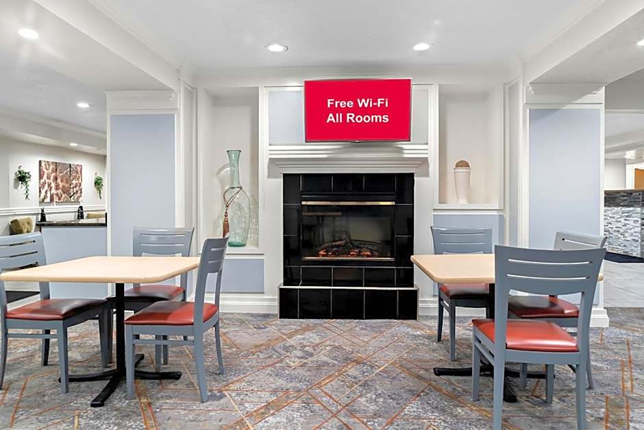 HomeTowne Studios Auburn Hills