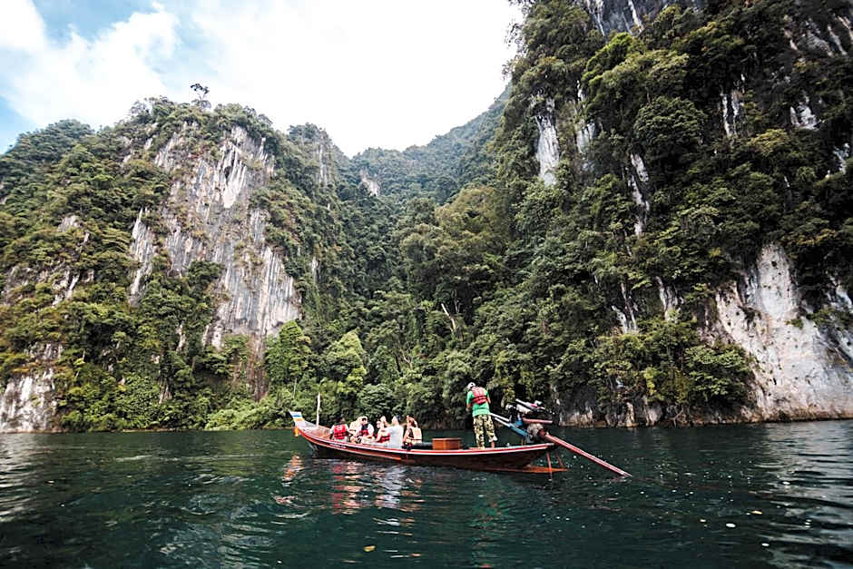 Khaosok Secret Hostel