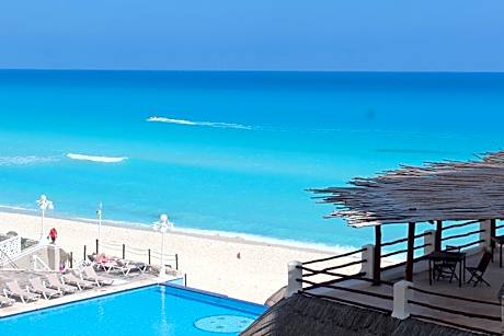 Cancun Plaza - Best Beach