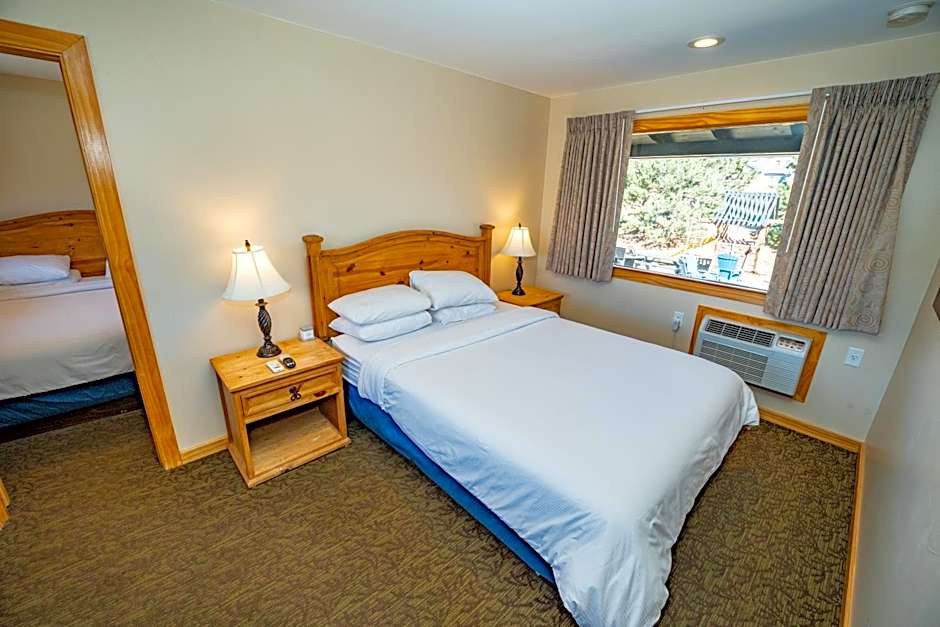 Coyote Mountain Lodge