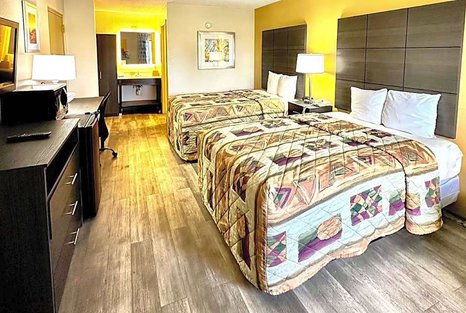 Days Inn by Wyndham Charlotte Northlake