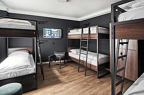 Bed in 6-Bed Mixed Dormitory Room