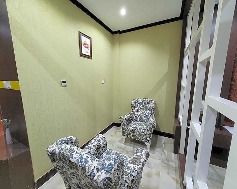 camphor hotel