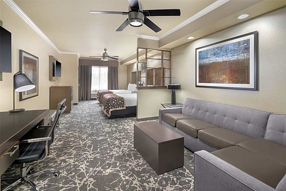 Best Western Premier Crown Chase Inn & Suites