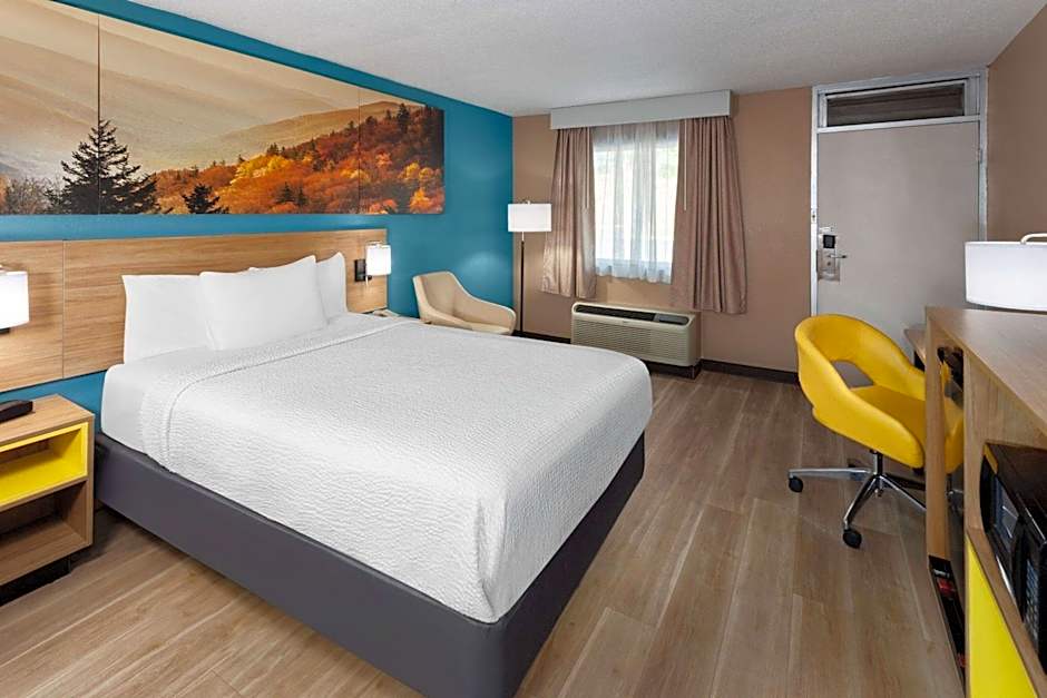 Days Inn by Wyndham Shelby