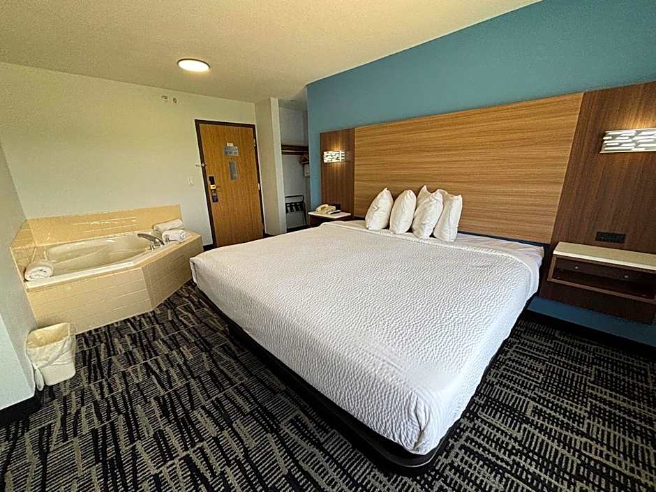 Jacksonville Inn & Suites