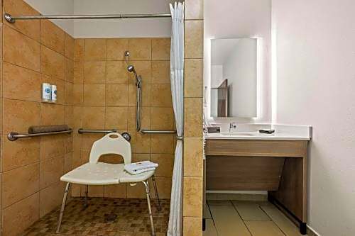 Comfort Suites Cullman I-65 Exit 310