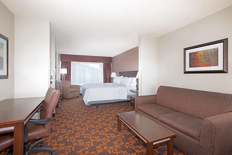 Holiday Inn Express Suites Yankton Hotel By IHG