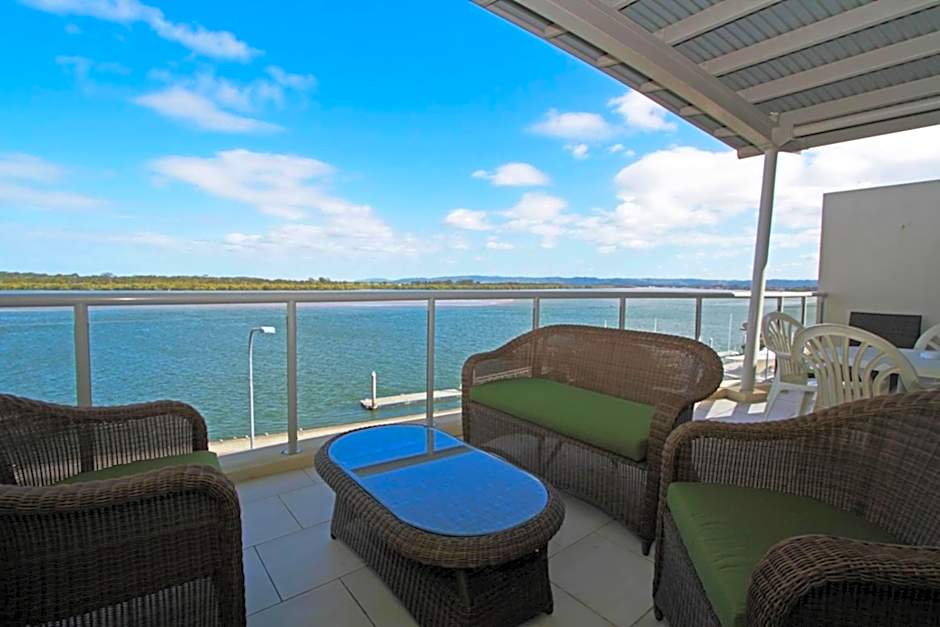 Riverside Holiday Apartments