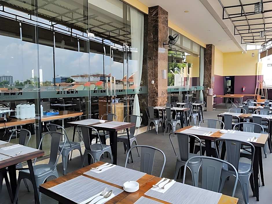 Harper Malioboro Yogyakarta by ASTON