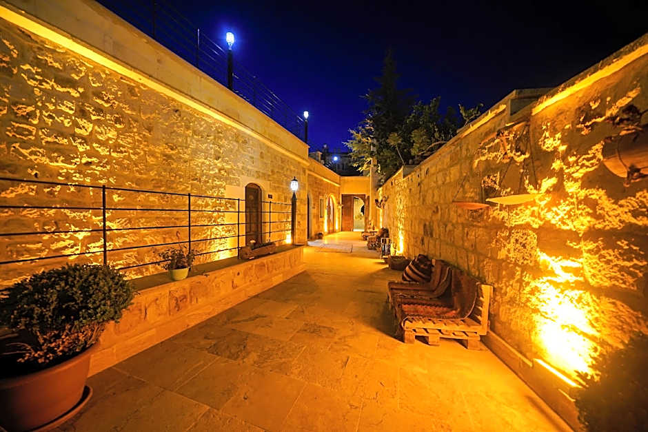 Serenus Cave Suites