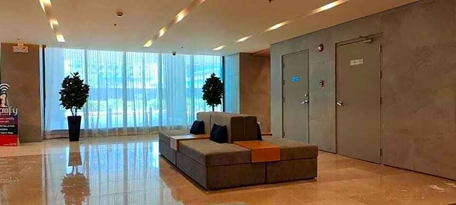 CONDO staycation Near Mall Of Asia