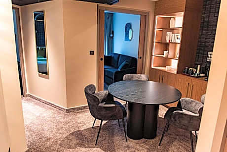 King Suite with Sofa Bed - Non-Smoking