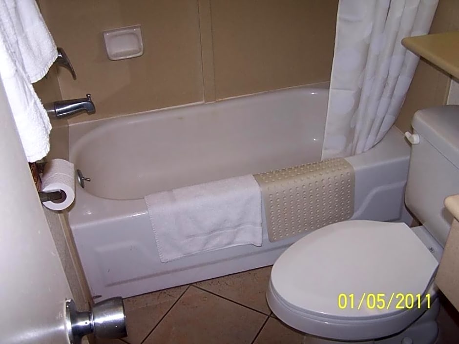 American Inn & Suites