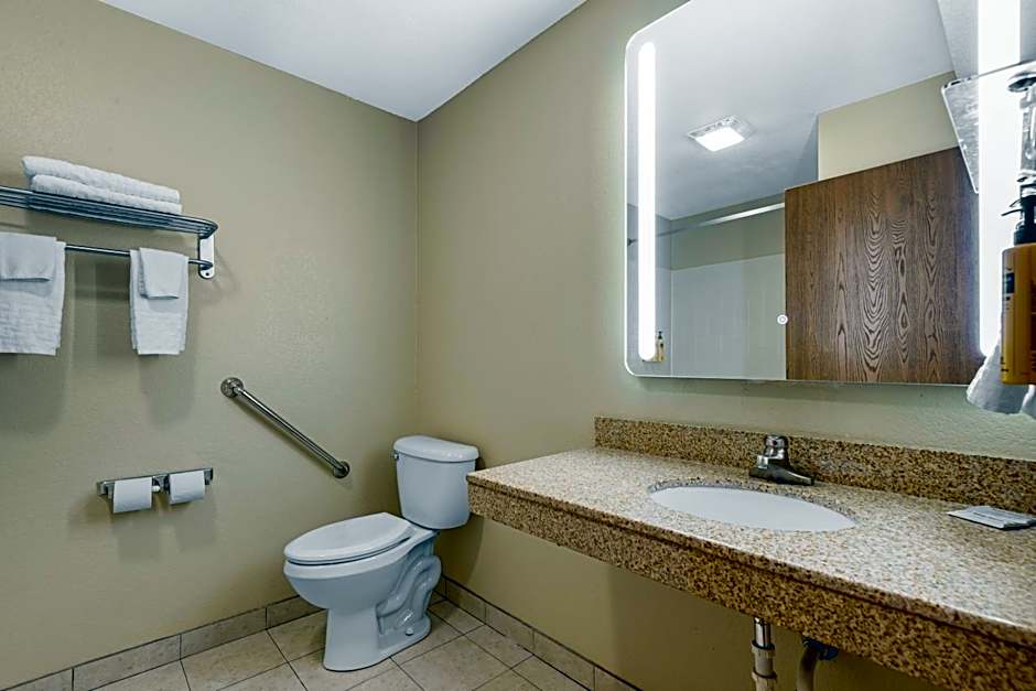 Best Western Plus Altoona Inn