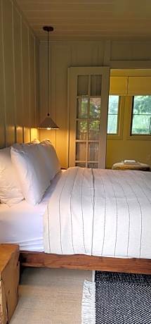 Green Meadow Chalet