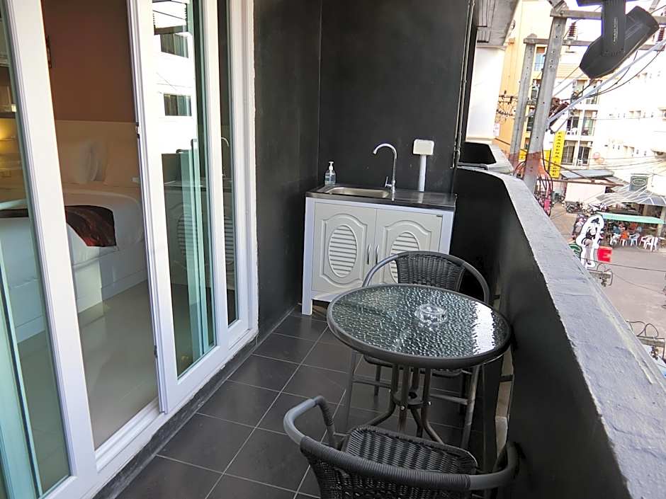 crystal suites pattaya