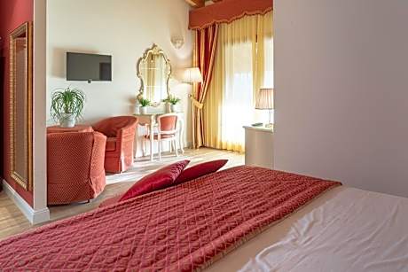 King Suite with Spa Bath