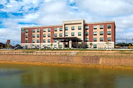 Holiday Inn Express and Suites Wentzville St Louis West By IHG