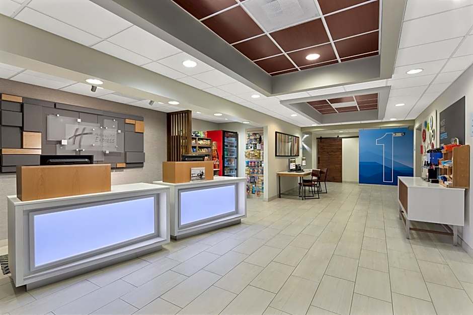 Holiday Inn Express Hotel & Suites Byron By IHG