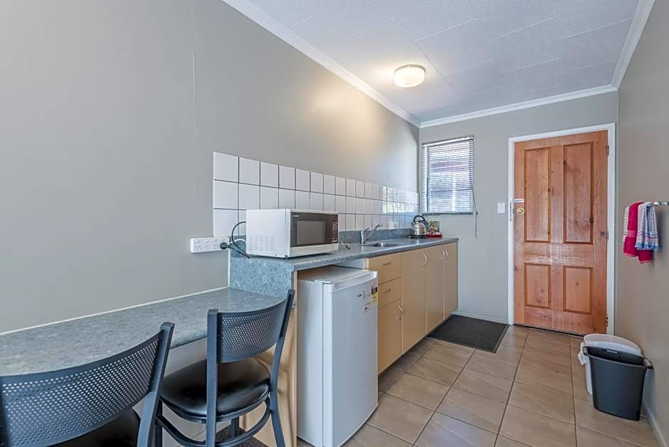 Manuka Crescent Motel