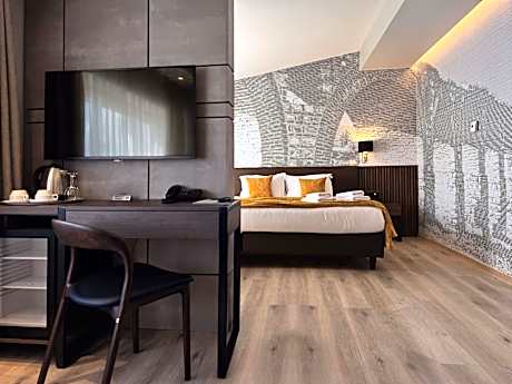 Junior One-Bedroom Suite (Free Indoor Parking)