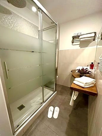 Triple Room (1 Twin Bed and 1 Double Bed)