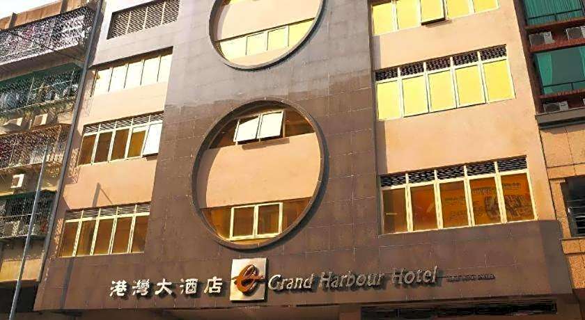 Grand Harbour Hotel