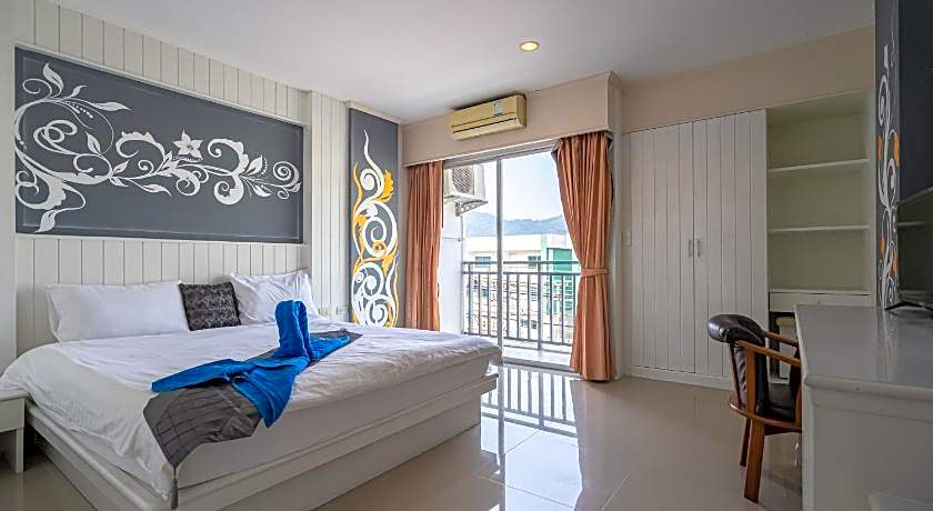 Santi White House Patong