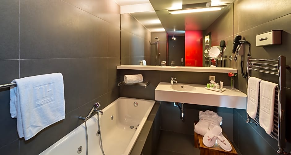 NH Collection Barcelona Constanza