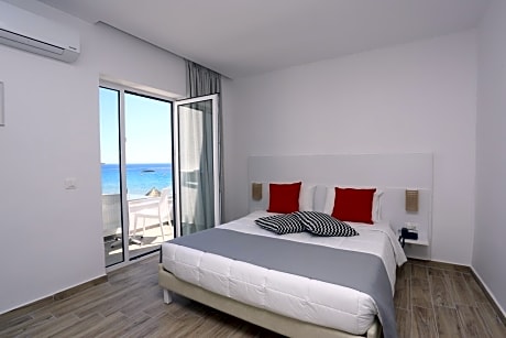 Double Room with Sea View - Top Floor