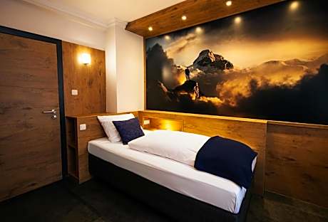 Deluxe Single Room