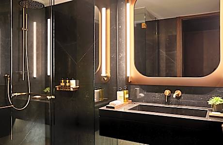 1 King Bed With Terrace