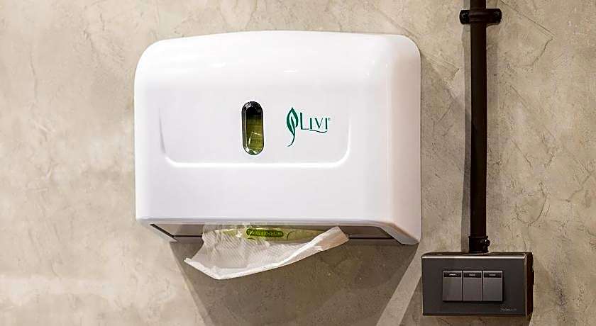 Siam Subway Hostel and Cafe