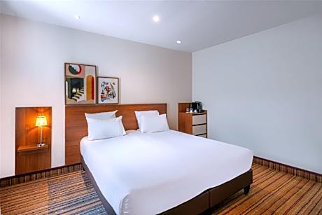 King Room with Sofa Bed