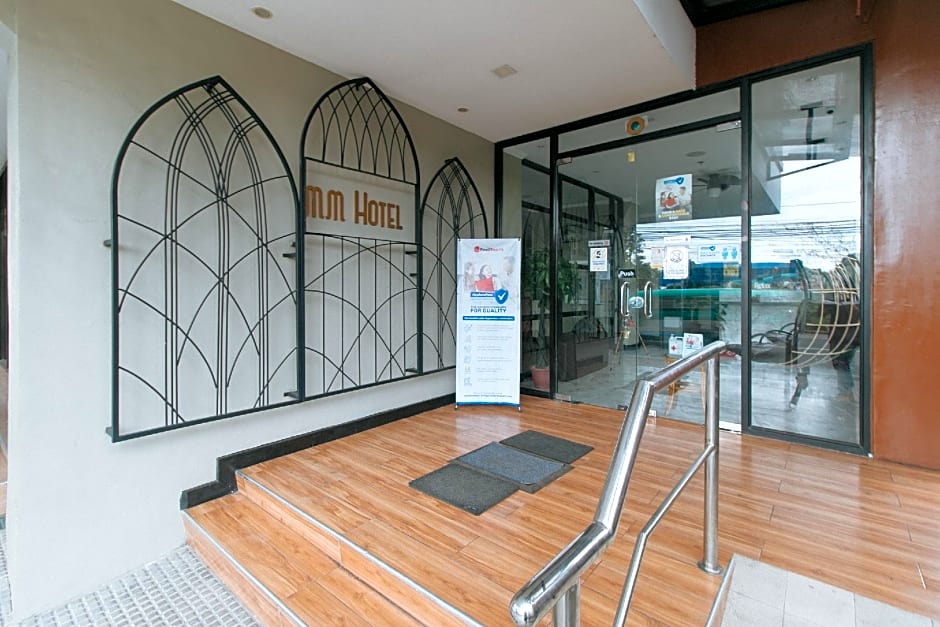 RedDoorz Plus near Bamboo Organ Las Piñas