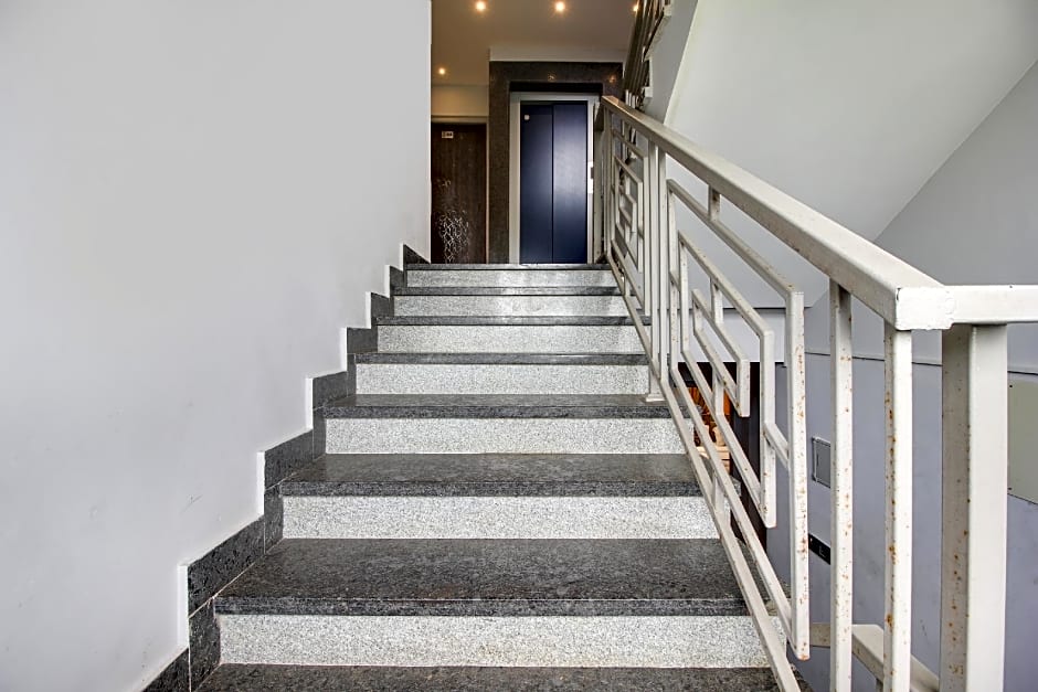 Collection O Avasa Grand