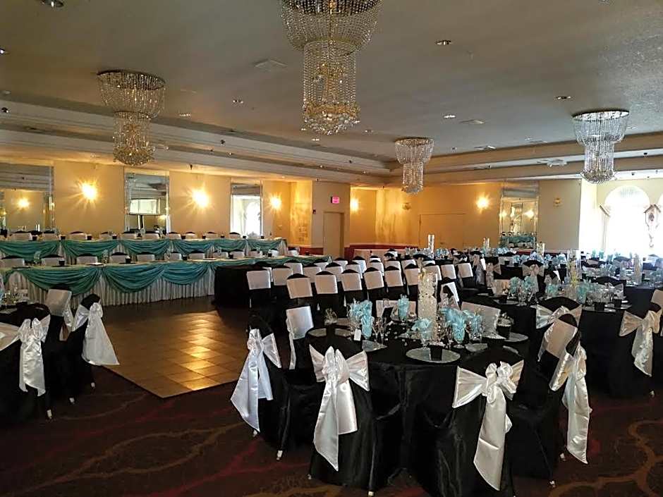 Ramada by Wyndham Glendale Heights/Lombard