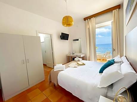 Family Room with Sea View