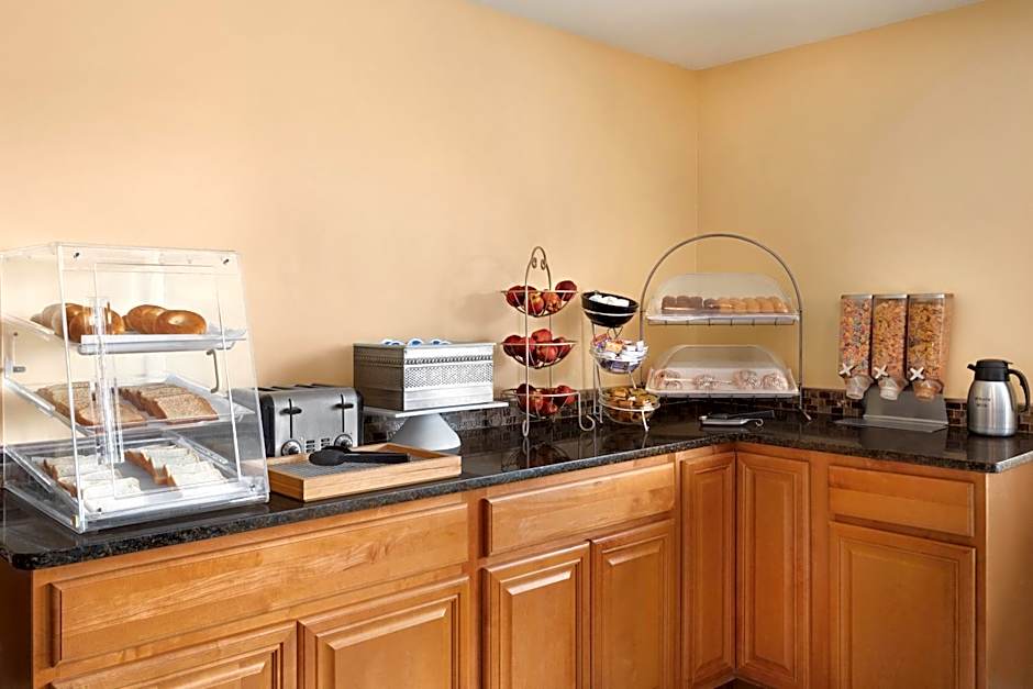Days Inn by Wyndham Middletown/Newport Area