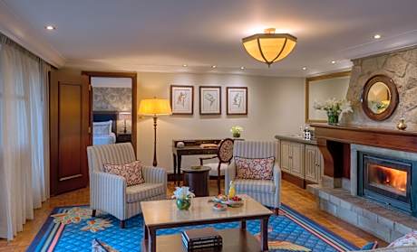 William Holden Two-Bedroom Suites- 2 king beds