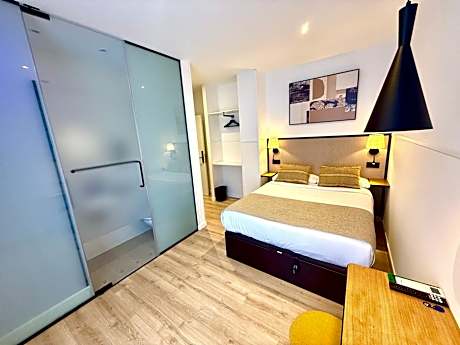 Classic Double Room with Balcony and Views