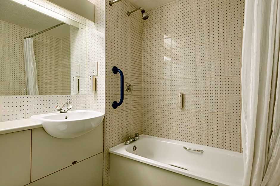 Days Inn by Wyndham Sheffield M1