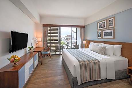 Premier Studio Room with Fully Equipped Kitchenette