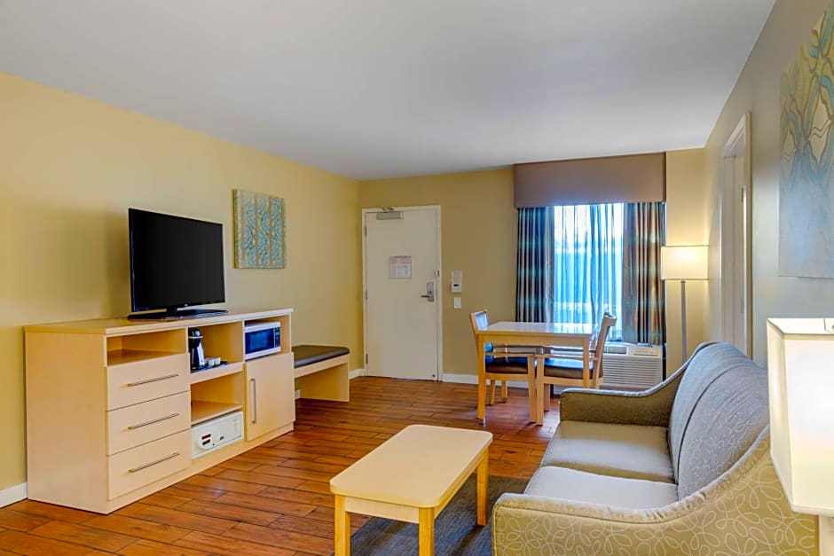 Best Western Plus South Coast Inn
