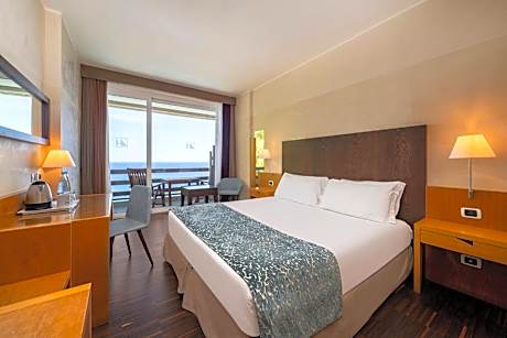 Double or Twin Room with Premium Sea View