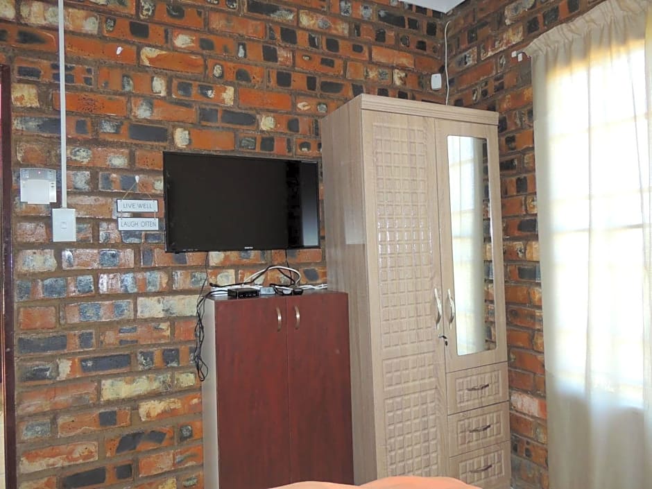 Karibu River Retreat