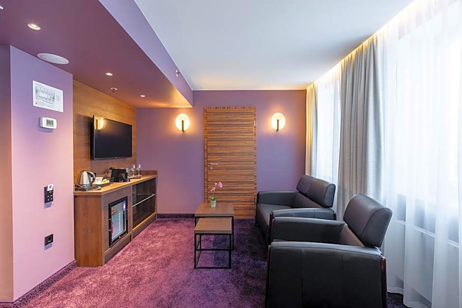 Avalon Hotel & Conferences