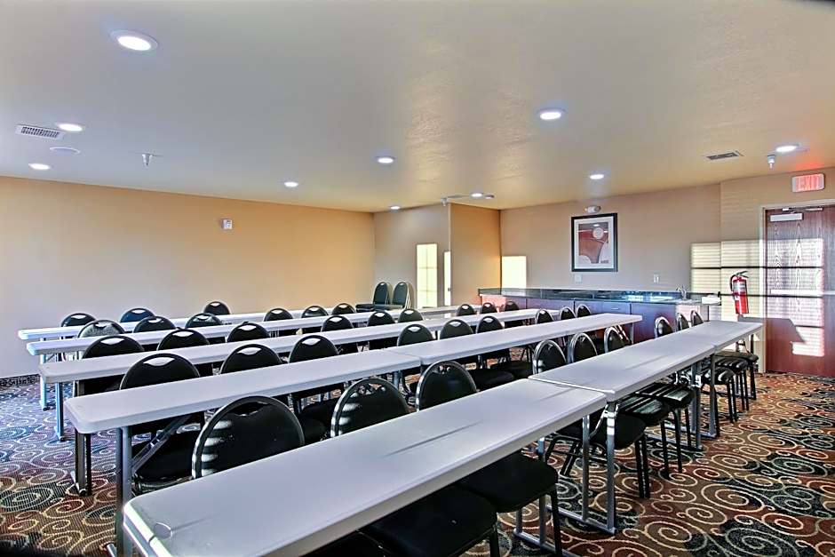 Cobblestone Hotel & Suites - Beulah